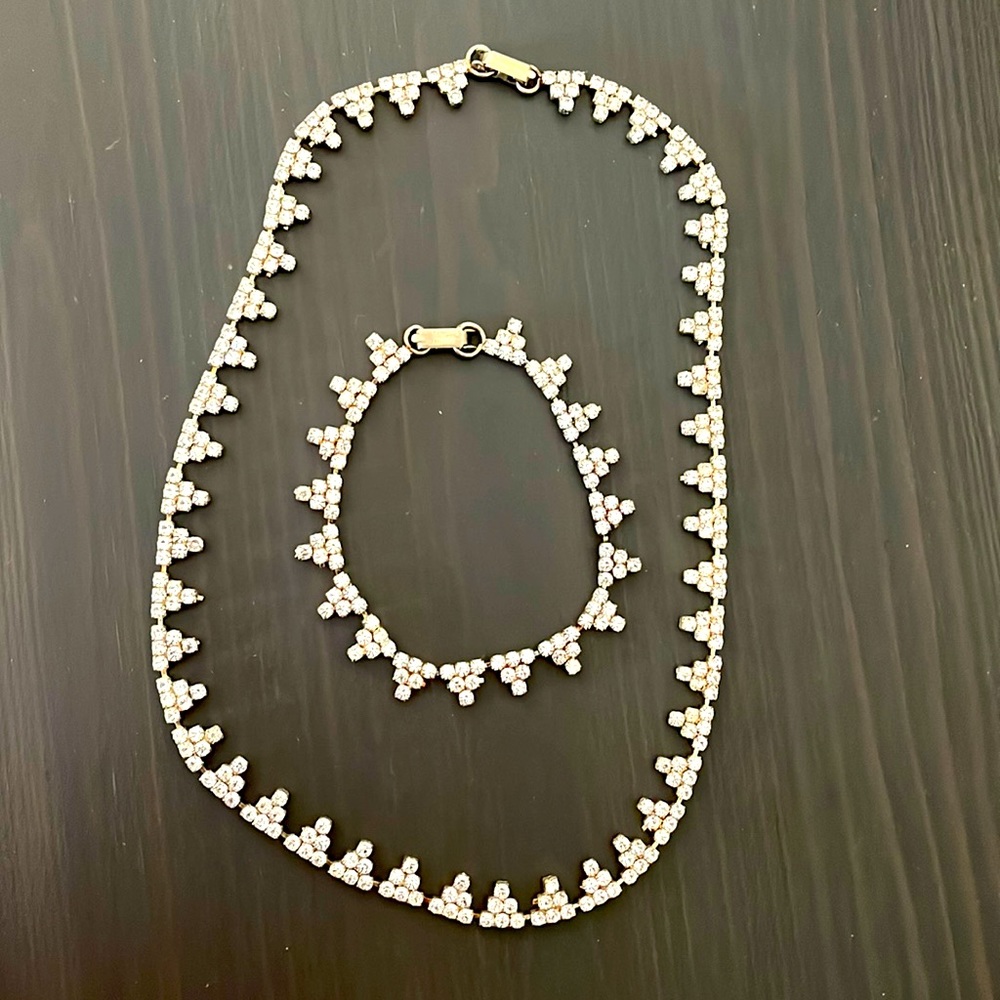 Rhinestone necklace and bracelet set